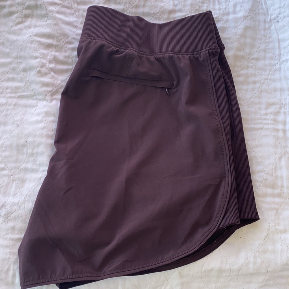 Active Woven Womens shorts purple